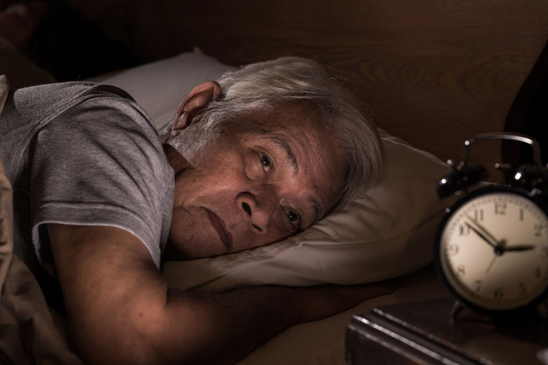 برای بی خوابی سالمندان چه باید کرد؟
